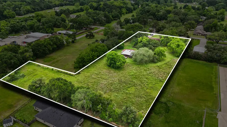 1655 E South Street, Alvin, TX 77511 - #2