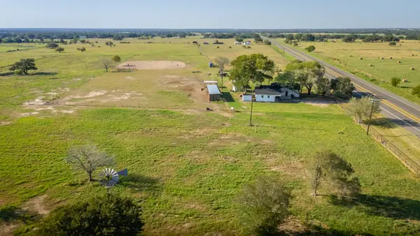 3971 Us Highway 77 S, Hallettsville, TX 77964