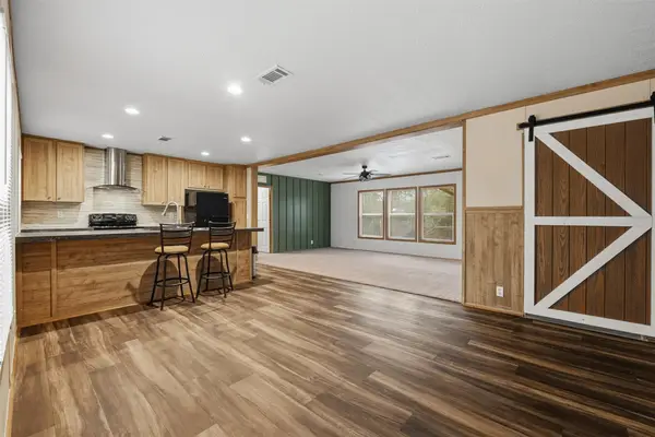 800 Rock Creek Drive, Willis, TX 77378