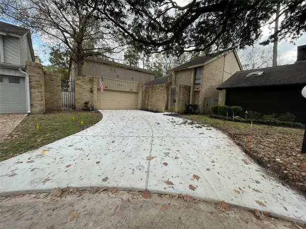 156 Old Bridge Lake, Houston, TX 77069