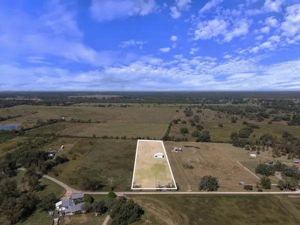 447 Cr 154 Bowie Rd, Cedar Lane, TX 77415