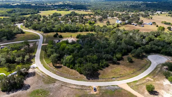 149 Woodland Meadows Lane, La Grange, TX 78945