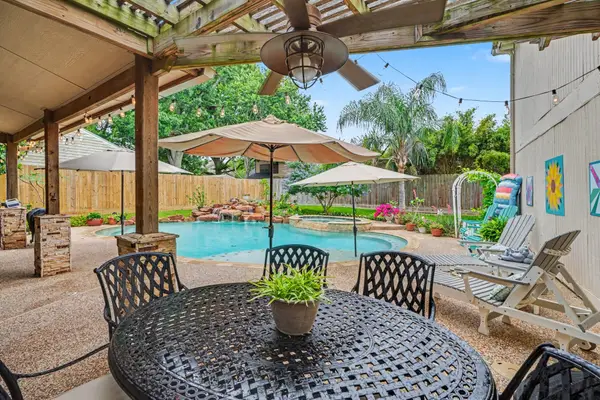 1623 Lake Bluff Drive, El Lago, TX 77586