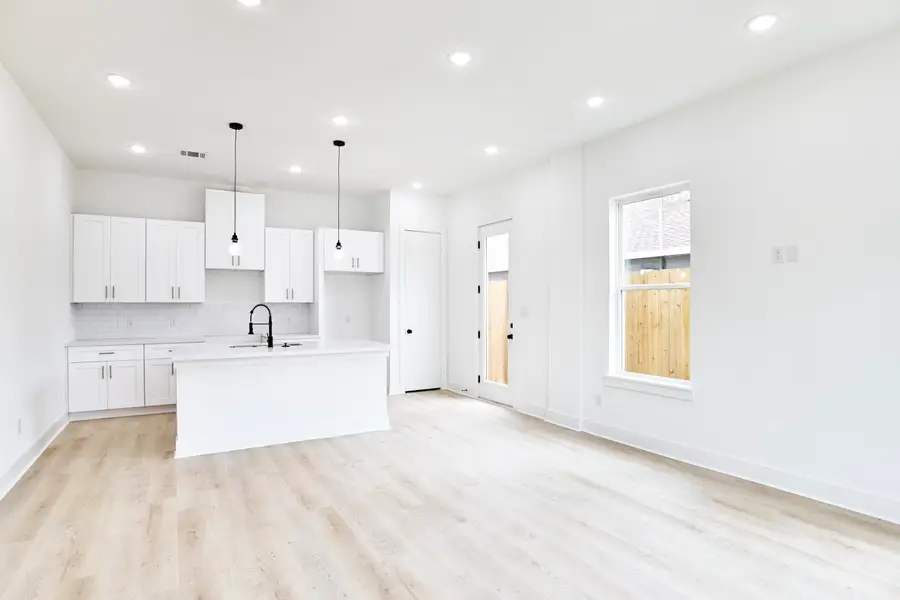 5123 Larkspur Street #D, Houston, TX 77033 - #3