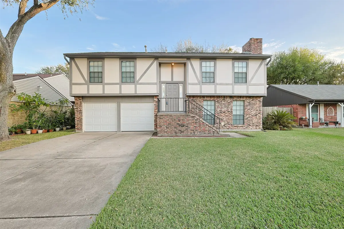 15819 Pipers View Drive, Houston, TX 77598 - Image #1