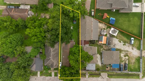 1612 Common Street, Hockley, TX 77009