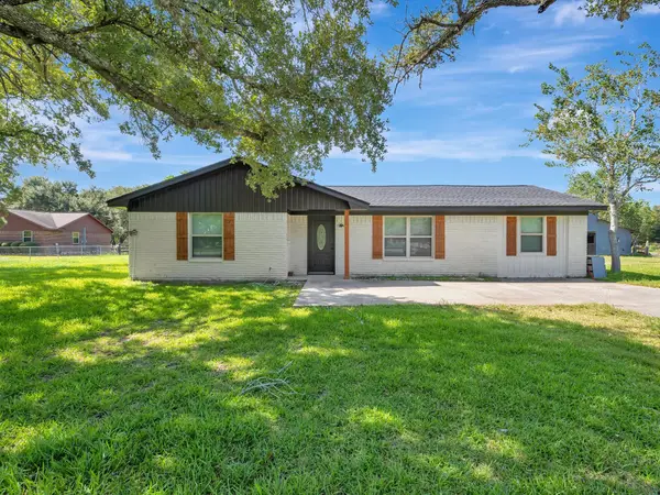7230 Avenue L, Santa Fe, TX 77510