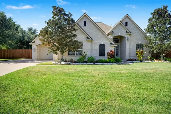 2296 Lakeway Drive, Friendswood, TX 77546