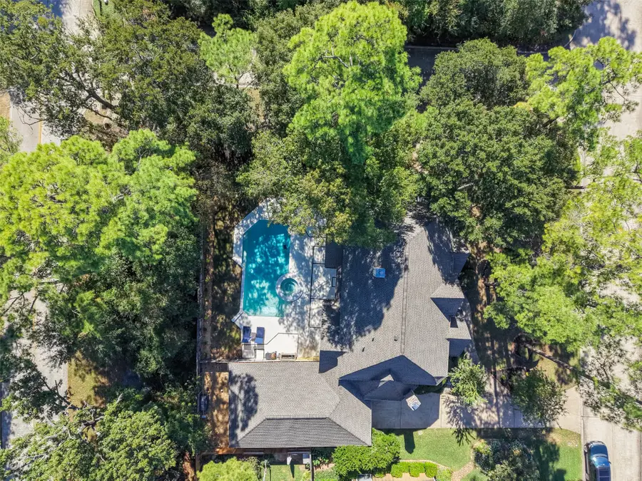 46 Rolling Links Court, The Woodlands, TX 77380 - Image #2