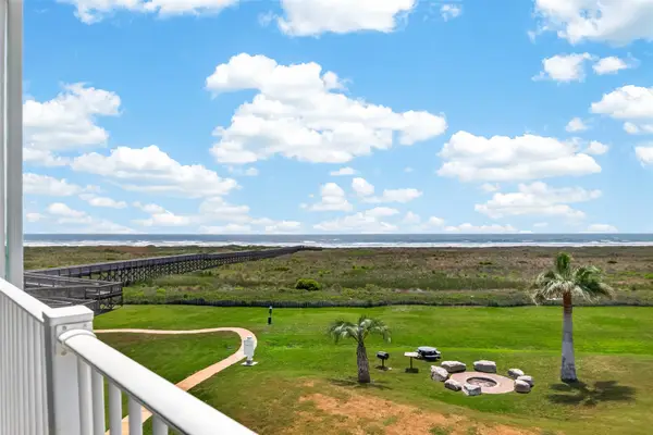 4211 Pointe West Drive #203, Galveston, TX 77554