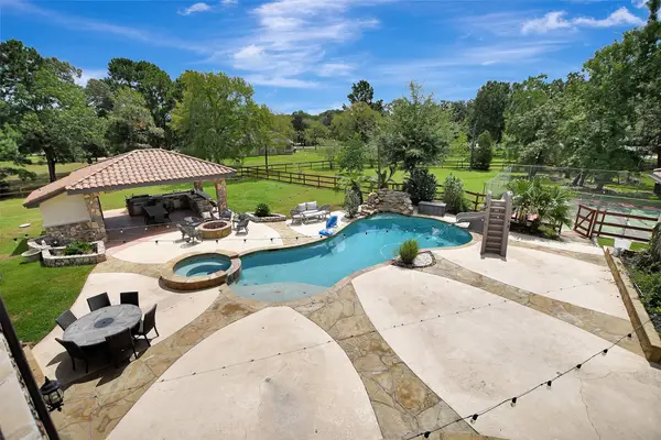 20 Lakefield Boulevard, Magnolia, TX 77355