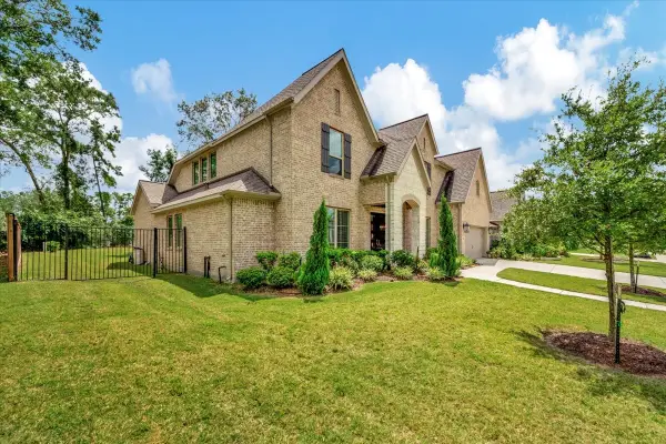 12218 Hickory Arroyo Drive, Humble, TX 77346