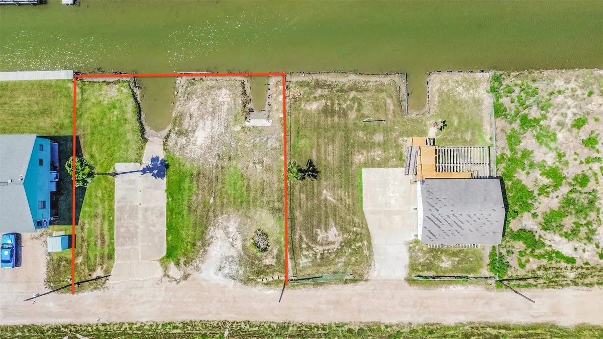 7022 E Hunter Drive, Hitchcock, TX 77563 - #1