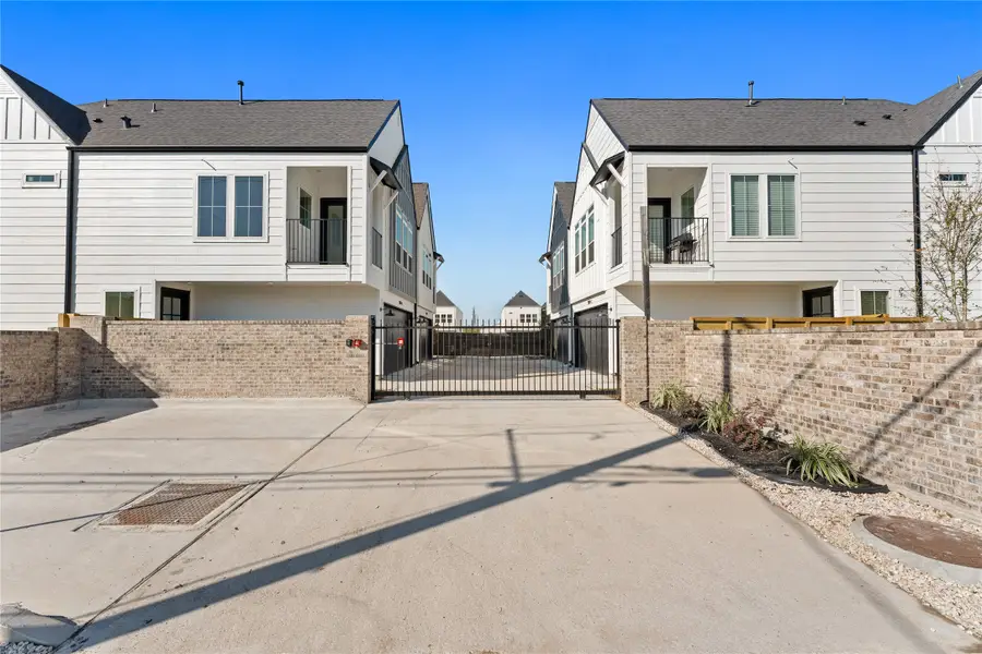 3107 Jensen Dr #B, Houston, TX 77026 - #2
