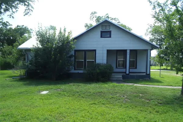 505 S Saint Andrews Street, Weimar, TX 78962