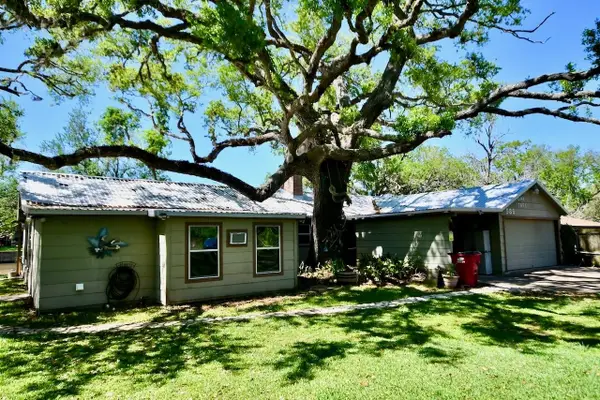 986 County Road 297, Bay City, TX 77414