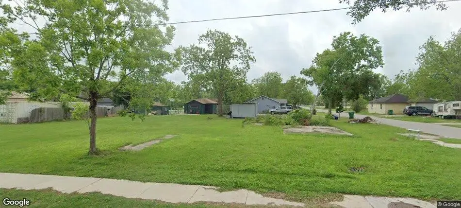 425 W Miller Street, Angleton, TX 77515 - #1