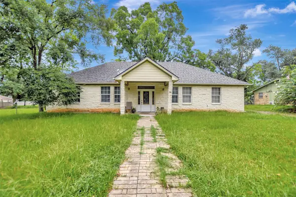 306 Heath Avenue, Madisonville, TX 77864
