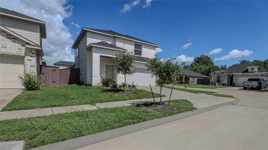 402 Flycatcher Court, Clute, TX 77531 - #3