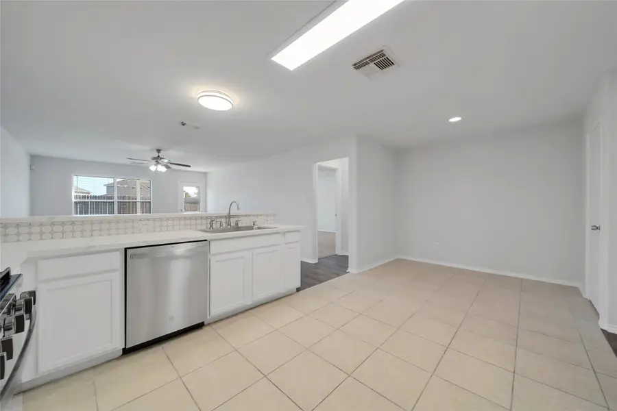 1911 Adobe Stone Drive, Humble, TX 77396 - #2