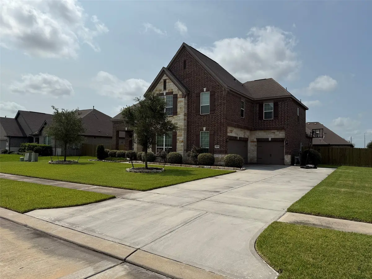 2806 Emerald Pines Lane, Iowa Colony, TX 77583 - #1
