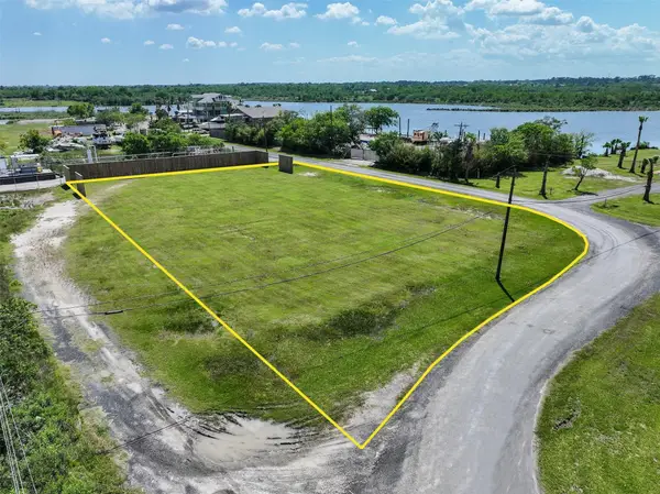 00 Wincrest, Dickinson, TX 77539