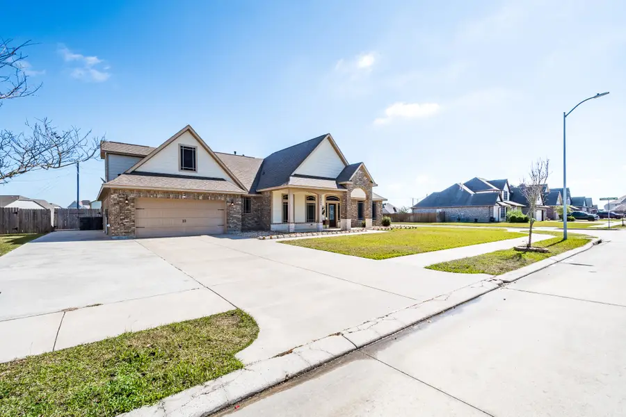 14063 Belmont Circle, Monterey Belvieu, TX 77523 - Image #3