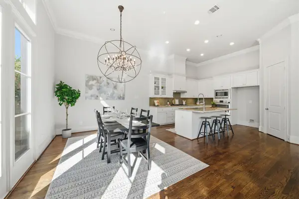 1360 W 25th Street, Houston, TX 77008