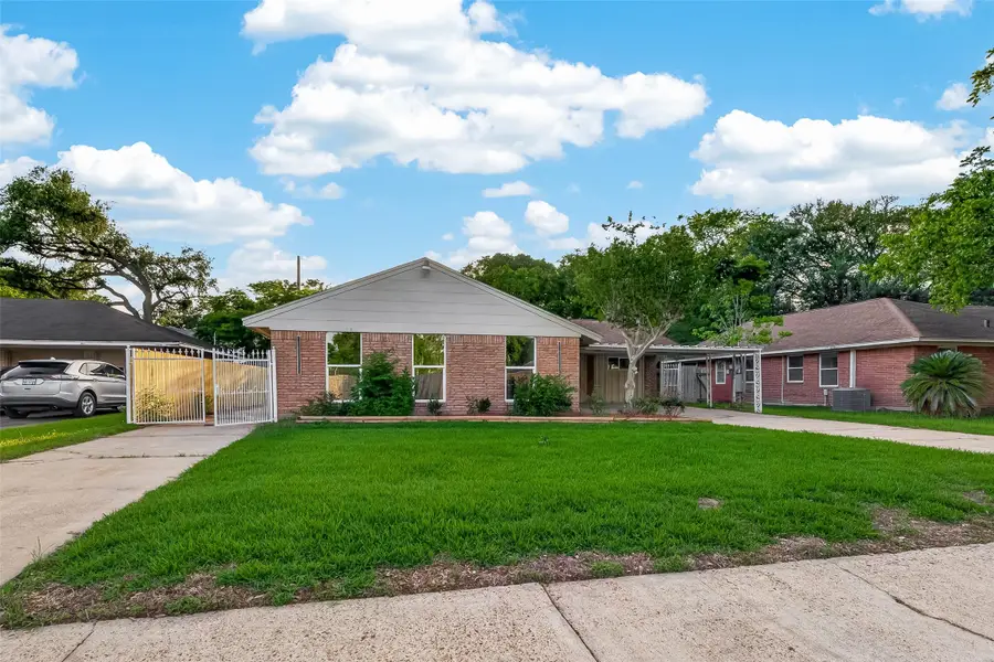 11206 Huggins Drive, Houston, TX 77035 - #2