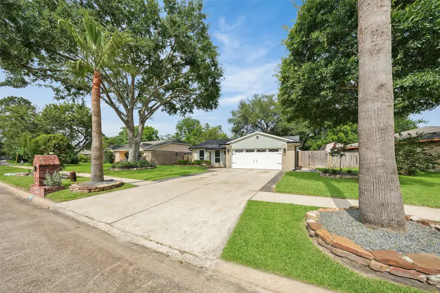 9607 Rumbling Wood Lane, Houston, TX 77086 - Image #2