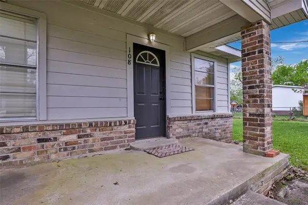 108 Spruce Lane, Daisetta, TX 77533