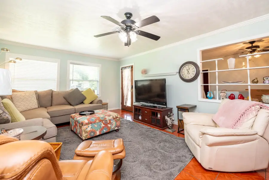 104 Bonita Avenue, Galveston, TX 77550 - #2