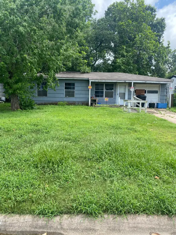 5410 Heron Drive, Houston, TX 77033