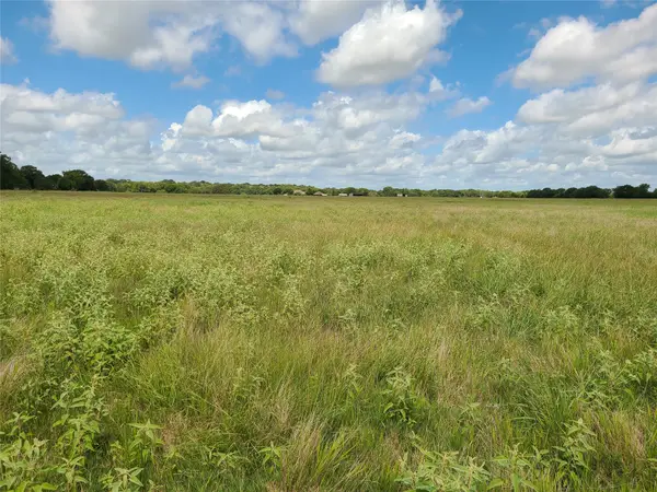 2245 Oakland Road, Schulenburg, TX 78956