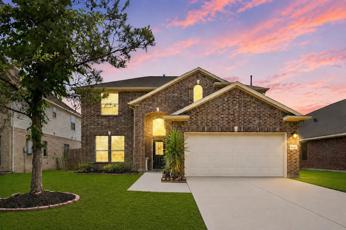 9438 Emerald Lakes Drive, Rosharon, TX 77583 - #1
