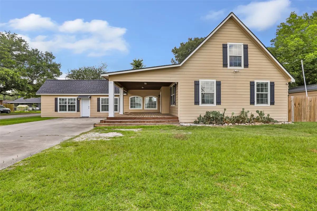 202 E Kay Street, Dayton, TX 77535 - #1