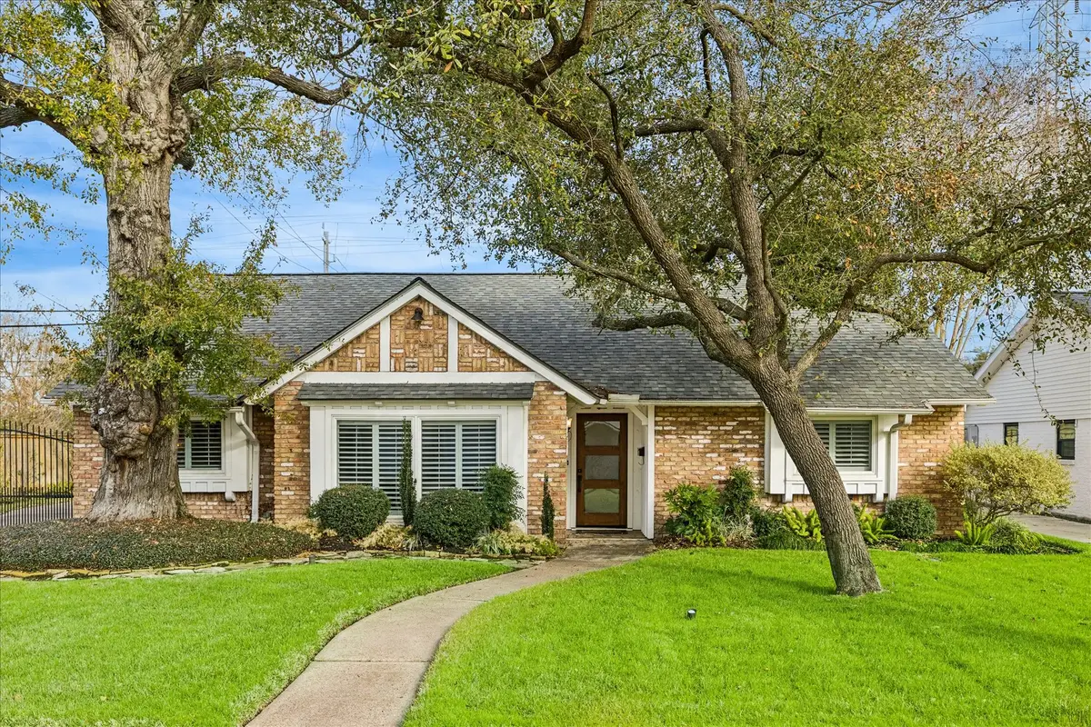 1526 Foxwood Road, Houston, TX 77008 - Image #1