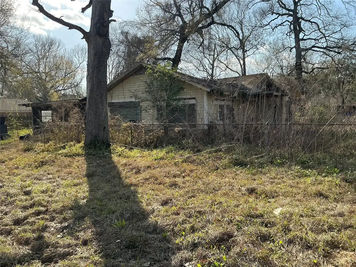 301 Smith Street, Cleveland, TX 77327 - Image #1