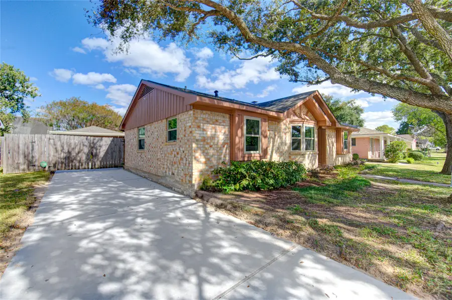 12114 Dorrance Lane, Meadows Place, TX 77477 - Image #2