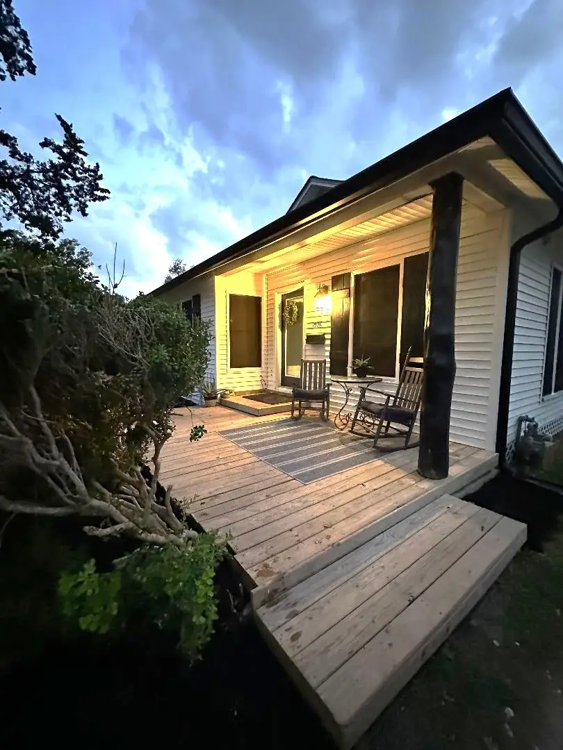 1020 S Booth Lane, Alvin, TX 77511 - Image #2