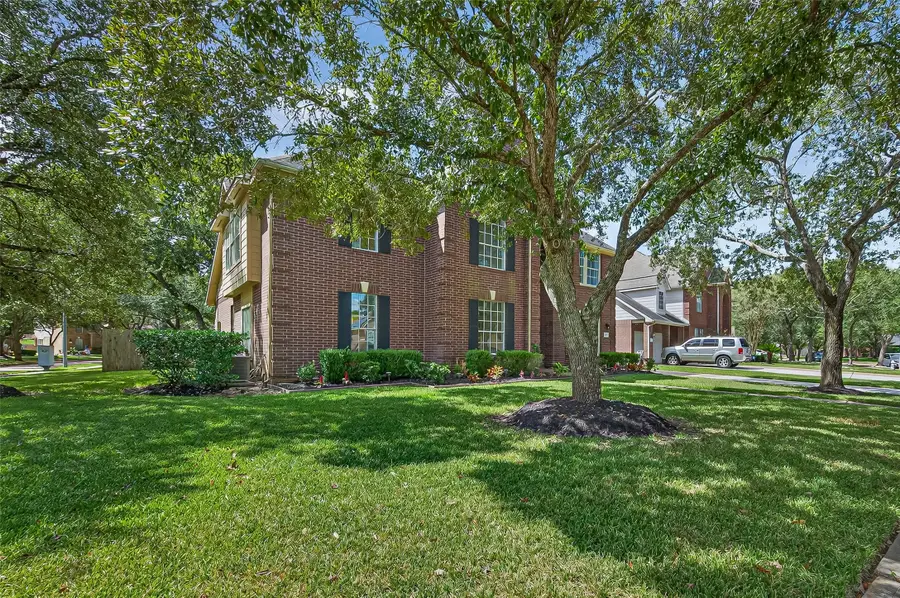 4742 Robins Way, Sugar Land, TX 77479 - Image #2