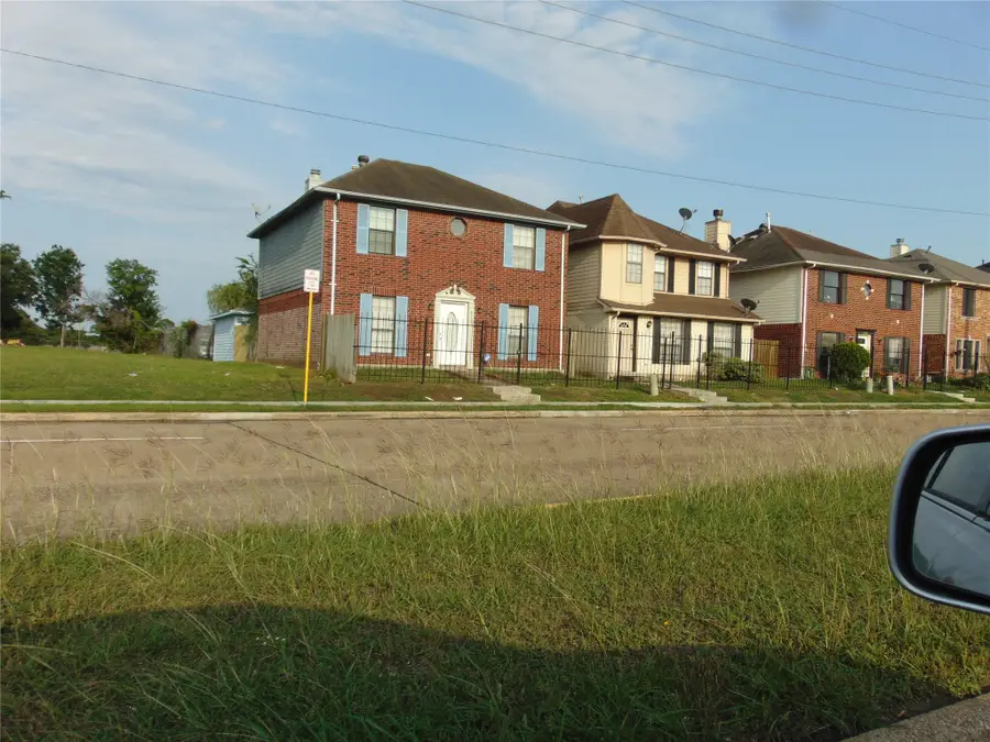 8603 Rustling Lvs Drive, Houston, TX 77083 - Image #3