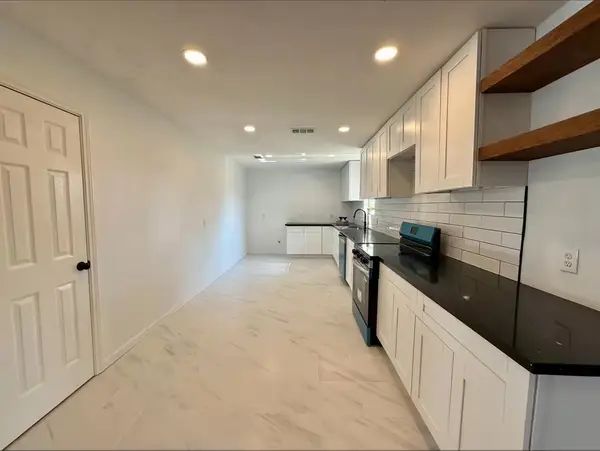 501 Valley Brook Drive, La Porte, TX 77571