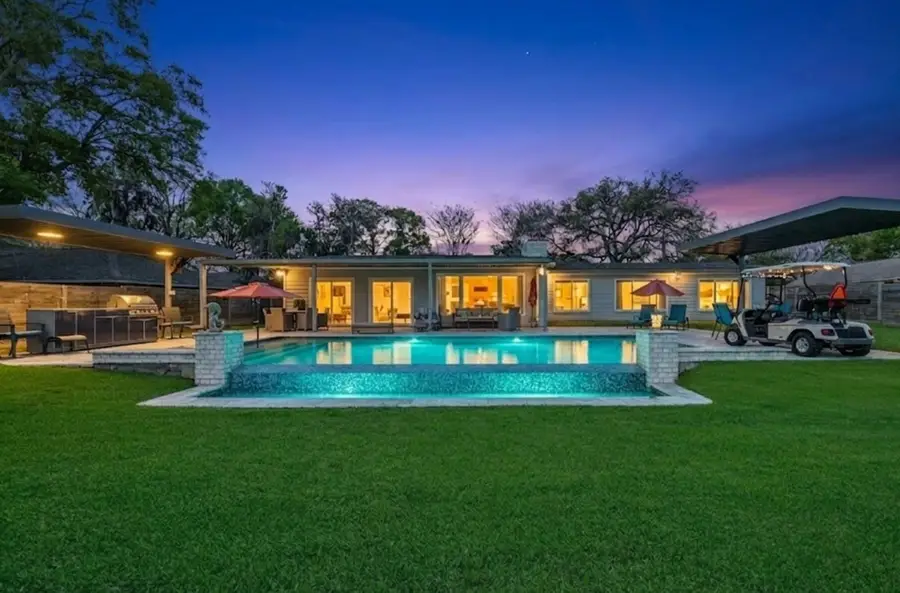 138 N Burnett Drive, Baytown, TX 77520 - #2