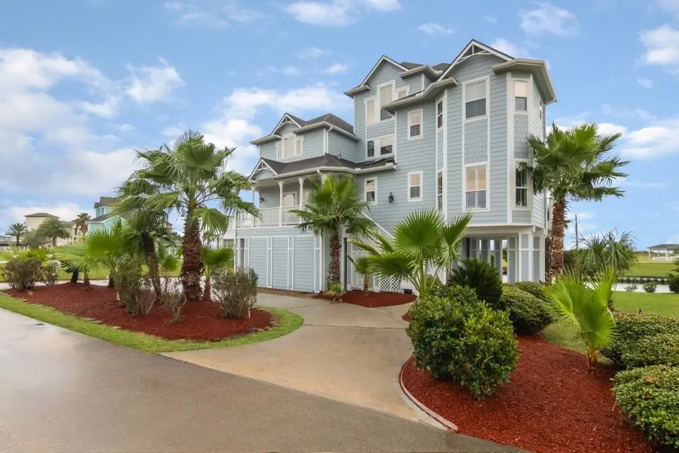 13 Half Moon, Hitchcock, TX 77563 - Image #1