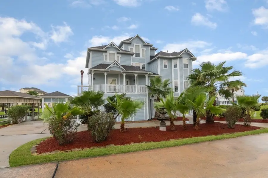 13 Half Moon, Hitchcock, TX 77563 - Image #2