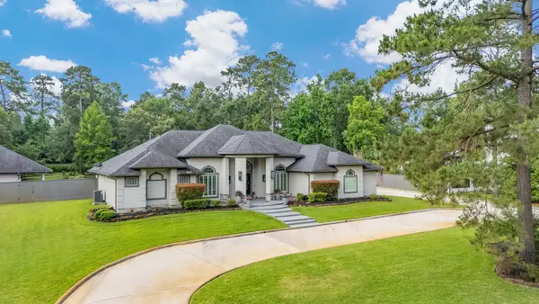 11 Turtle Cove Court, Kingwood, TX 77346