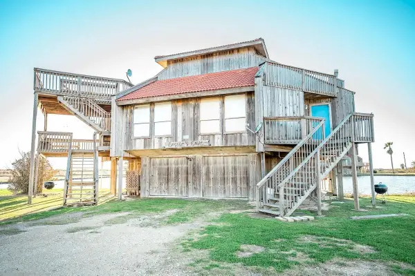 282 Private Road 640 #27, Matagorda, TX 77457