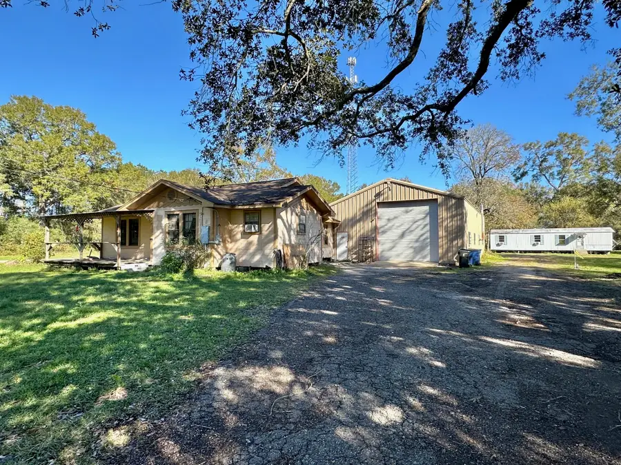 2812 Reins Rd, Beaumont, TX 77713 - Image #2