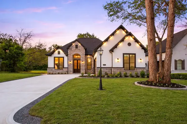 66 Wick Willow Road, Montgomery, TX 77356